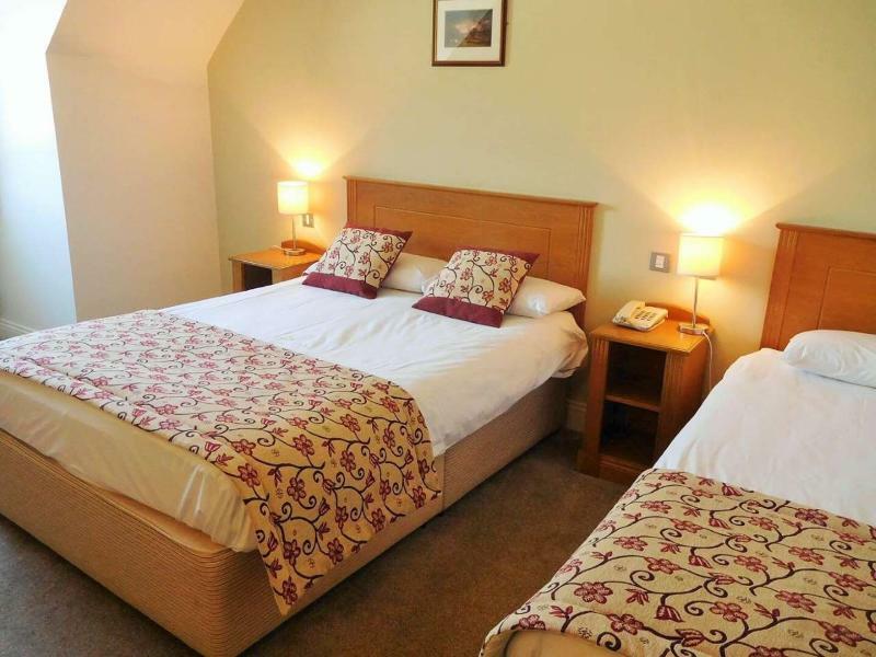 Peacockes Hotel Maam Cross Extérieur photo